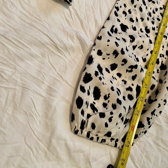 Cow Print 🖤 Cinched Waist, Flattering Top. Dash Outfitters, NWT - Picture 11 of 11